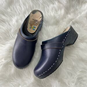 Trend Clogs | Women’s Deep Navy Blue Swedish Wood Heeled Sole Leather Clogs 39